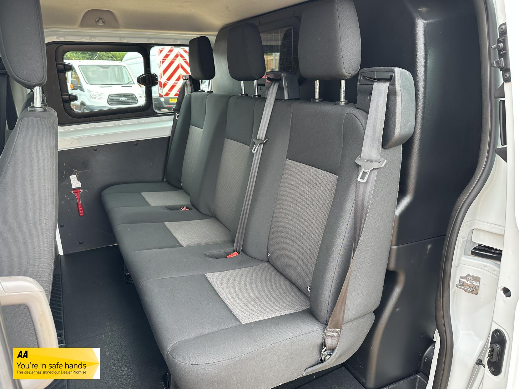 Ford Transit Custom 2.0 280 EcoBlue Crew Van Double Cab 5dr Diesel Manual L1 H1 Euro 6 (5 Seat) (105 ps)