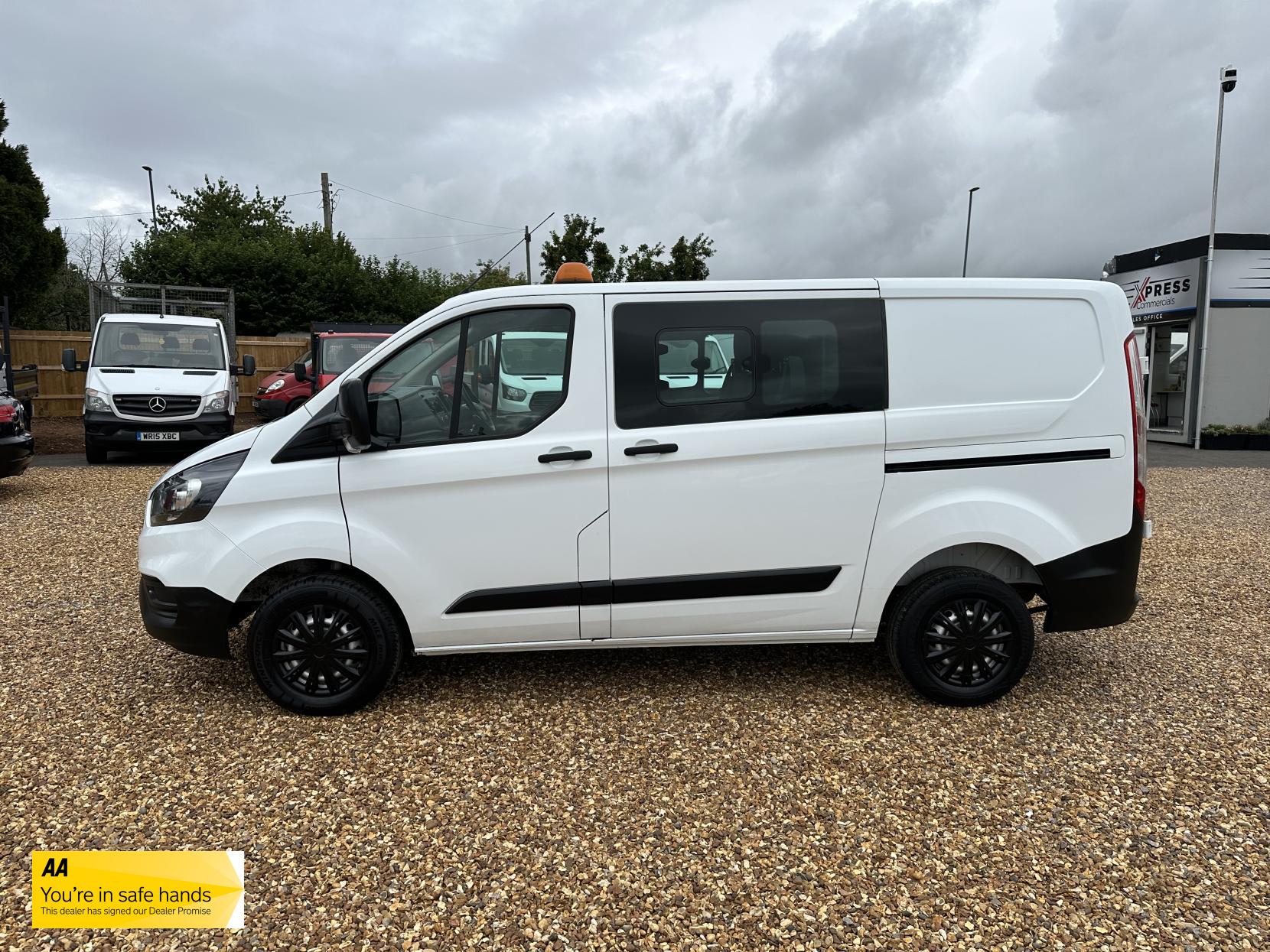 Ford Transit Custom 2.0 280 EcoBlue Crew Van Double Cab 5dr Diesel Manual L1 H1 Euro 6 (5 Seat) (105 ps)