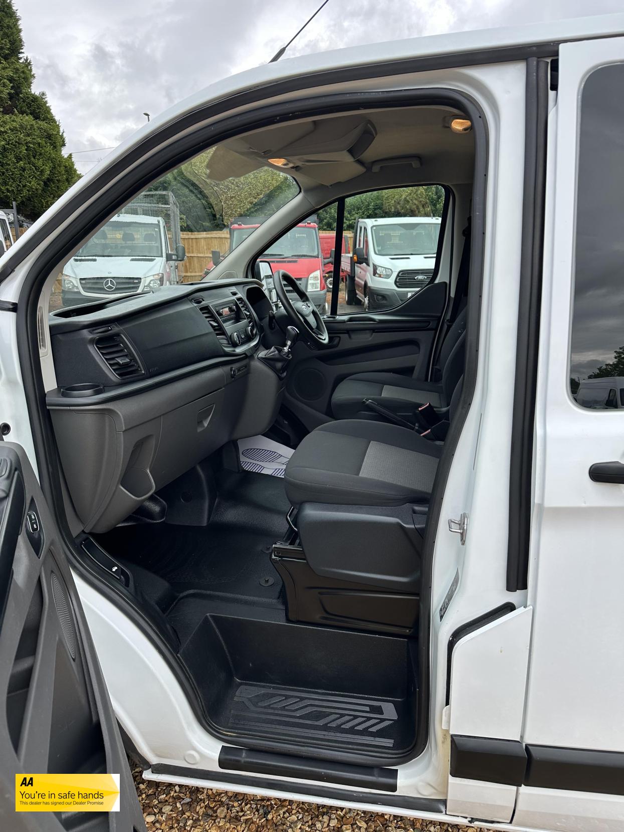 Ford Transit Custom 2.0 280 EcoBlue Crew Van Double Cab 5dr Diesel Manual L1 H1 Euro 6 (5 Seat) (105 ps)