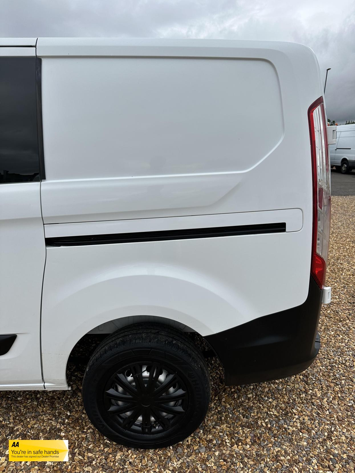 Ford Transit Custom 2.0 280 EcoBlue Crew Van Double Cab 5dr Diesel Manual L1 H1 Euro 6 (5 Seat) (105 ps)