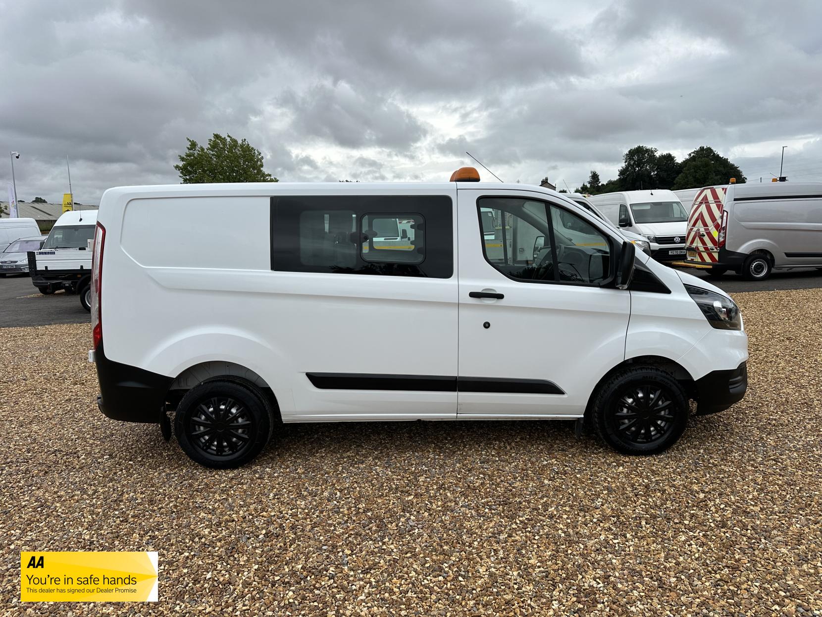 Ford Transit Custom 2.0 280 EcoBlue Crew Van Double Cab 5dr Diesel Manual L1 H1 Euro 6 (5 Seat) (105 ps)