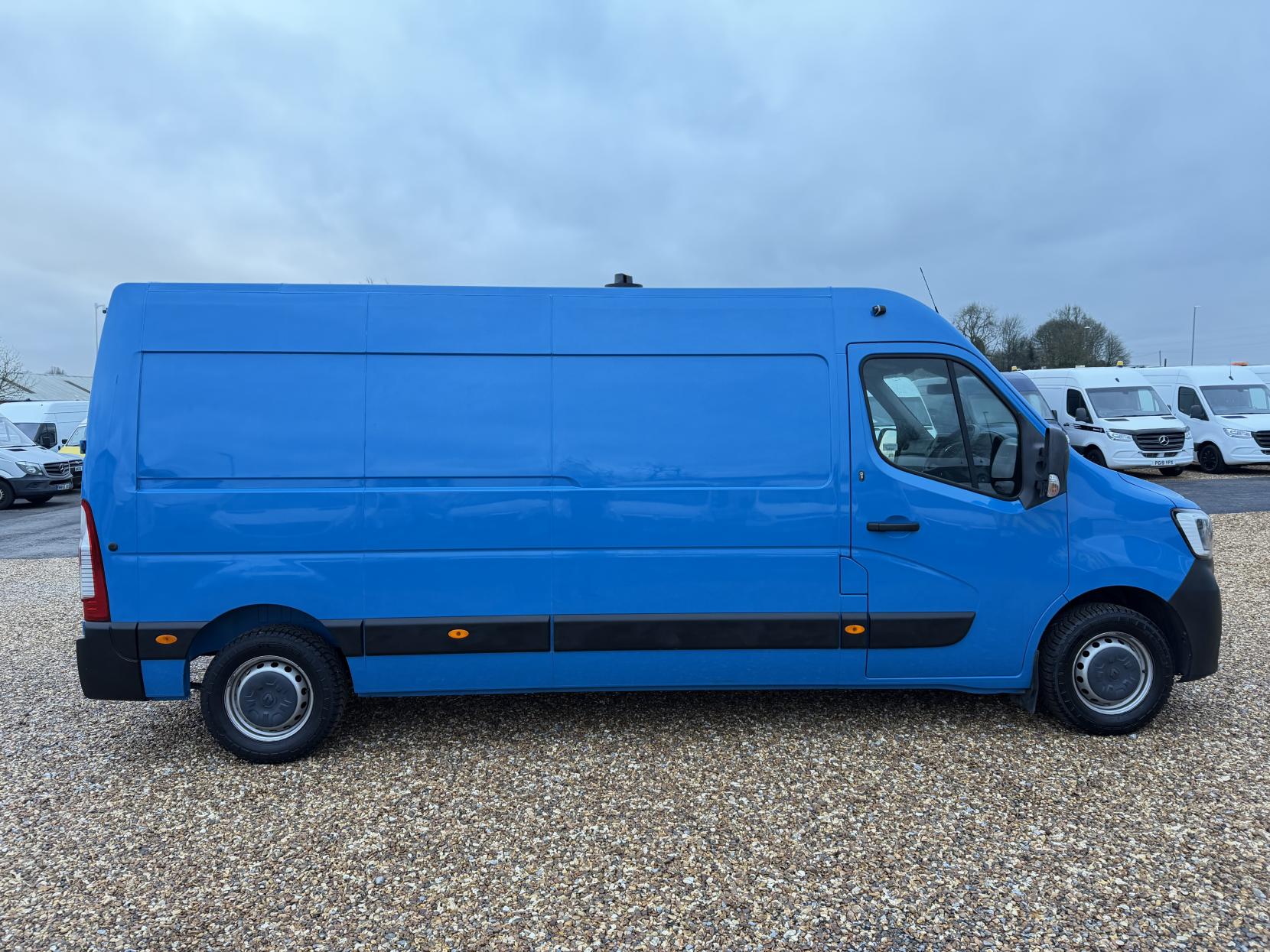 Renault Master 2.3 dCi ENERGY 35 Business Panel Van 4dr Diesel Manual FWD LWB Medium Roof Euro 6 (s/s) (150 bhp)