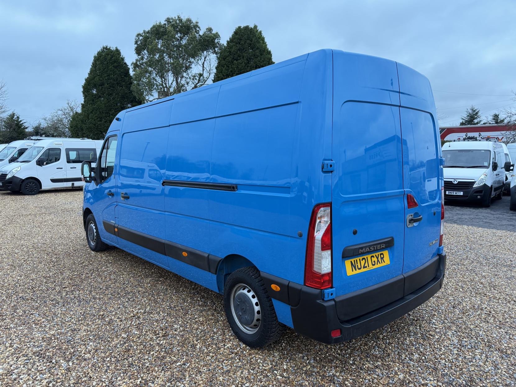 Renault Master 2.3 dCi ENERGY 35 Business Panel Van 4dr Diesel Manual FWD LWB Medium Roof Euro 6 (s/s) (150 bhp)