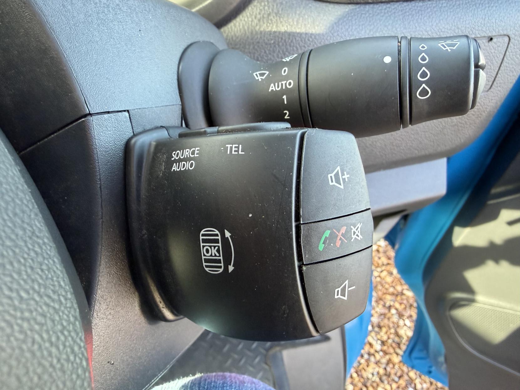 Renault Master 2.3 dCi ENERGY 35 Business Panel Van 4dr Diesel Manual FWD LWB Medium Roof Euro 6 (s/s) (150 bhp)