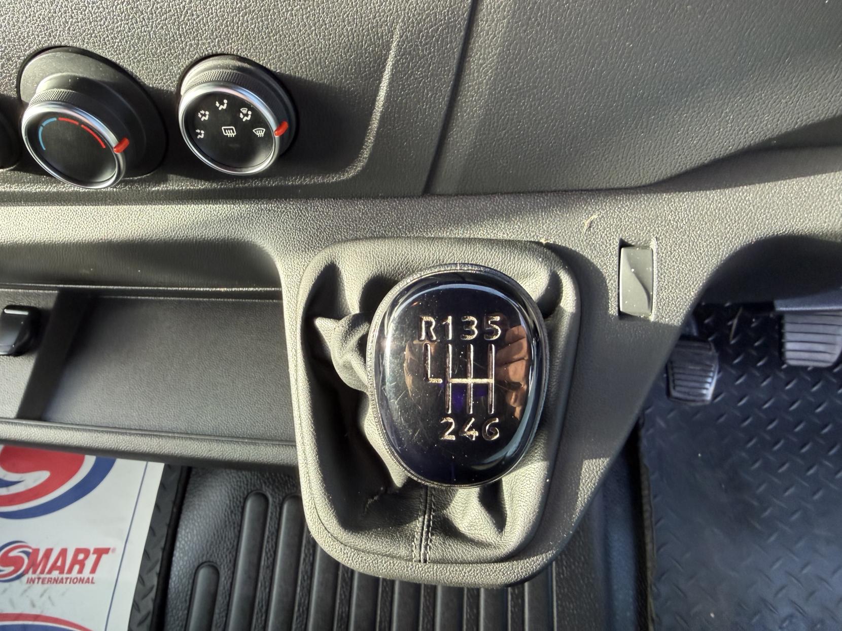 Renault Master 2.3 dCi ENERGY 35 Business Panel Van 4dr Diesel Manual FWD LWB Medium Roof Euro 6 (s/s) (150 bhp)