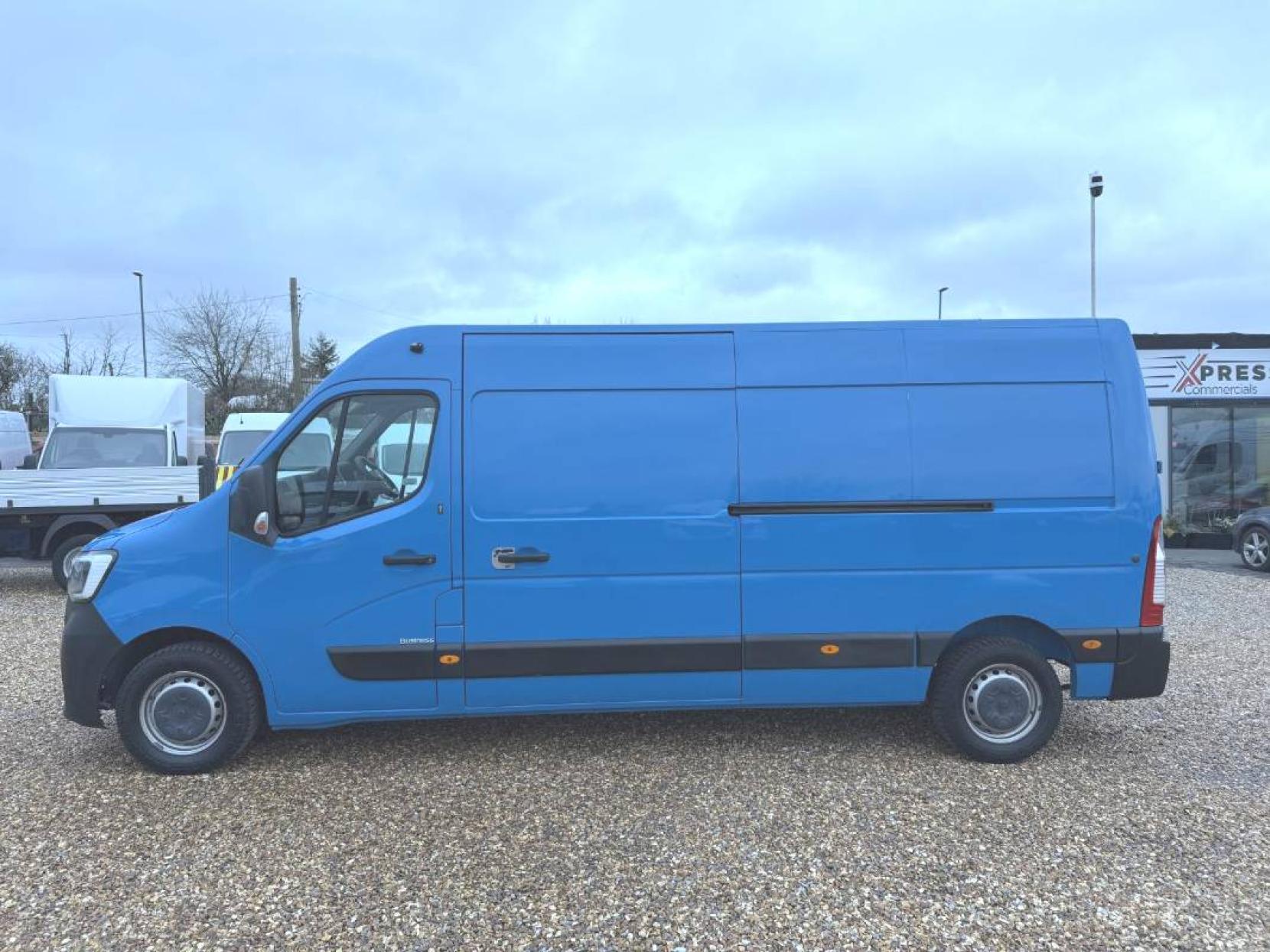 Renault Master 2.3 dCi ENERGY 35 Business Panel Van 4dr Diesel Manual FWD LWB Medium Roof Euro 6 (s/s) (150 bhp)