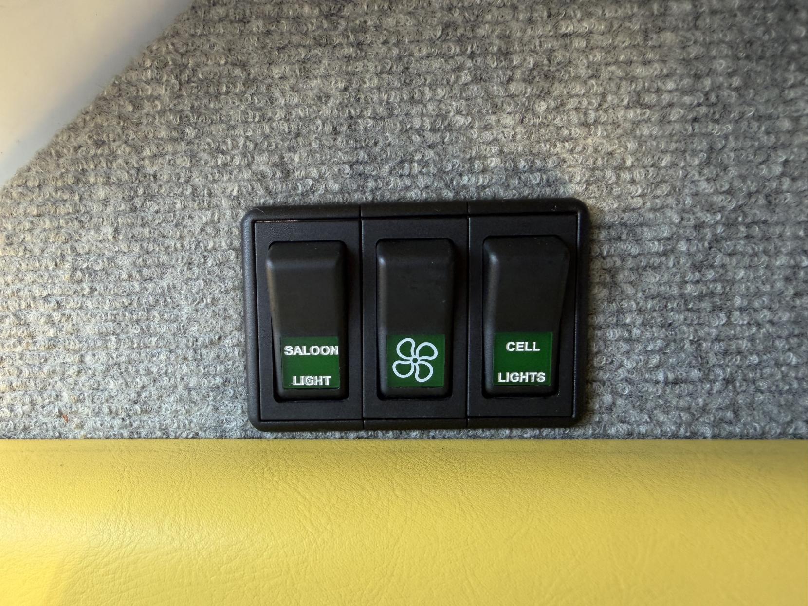 Mercedes-Benz Sprinter 2.1 313 CDi Panel Van 4dr Diesel Manual RWD L2 (129 bhp)