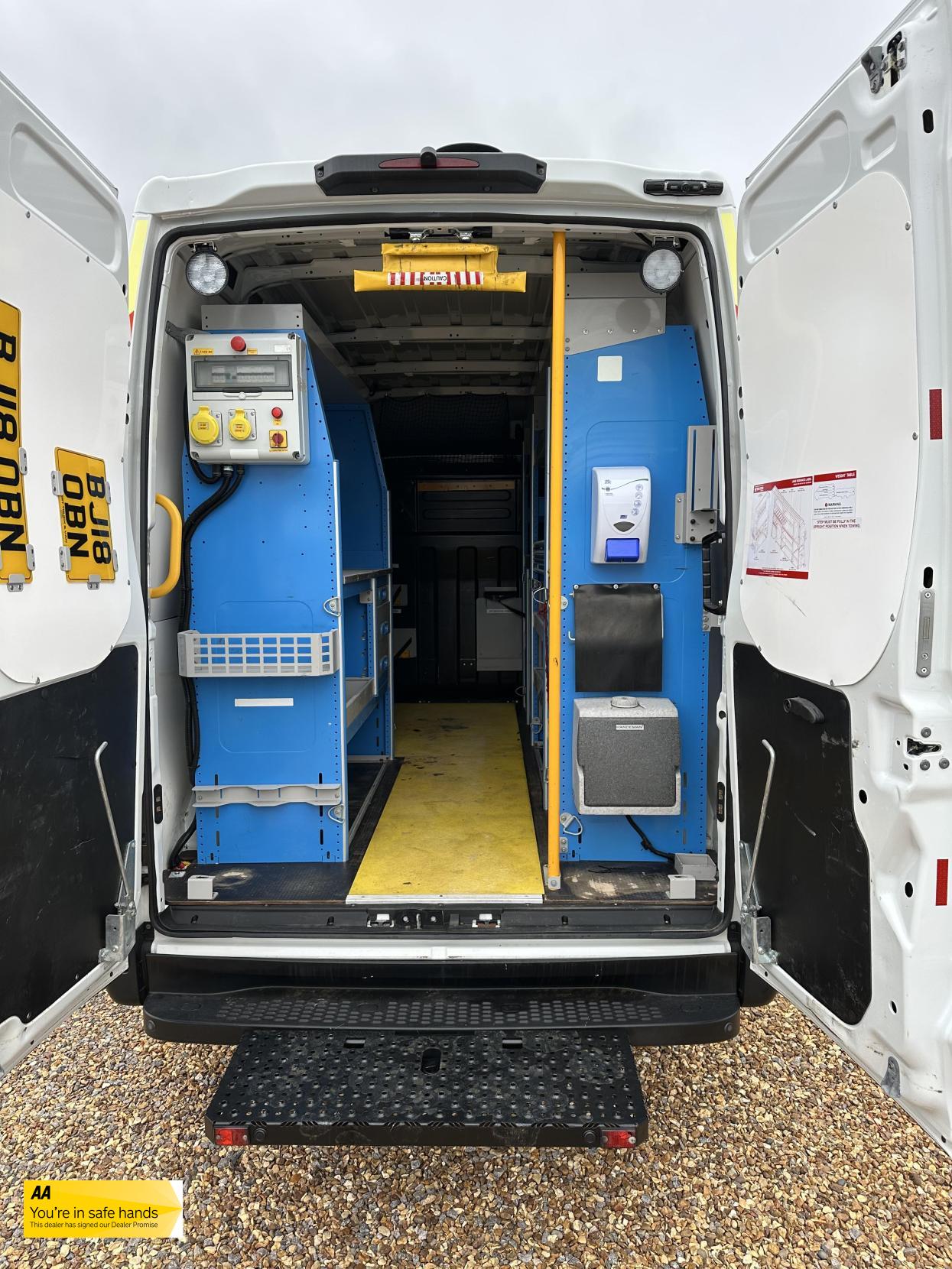 Iveco Daily 2.3 TD 12V 35S 3520 (Business) Panel Van 5dr Diesel Manual L2 (116 bhp)