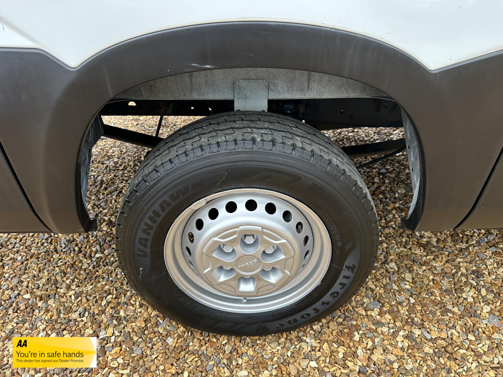 Iveco Daily 2.3 TD 12V 35S 3520 (Business) Panel Van 5dr Diesel Manual L2 (116 bhp)