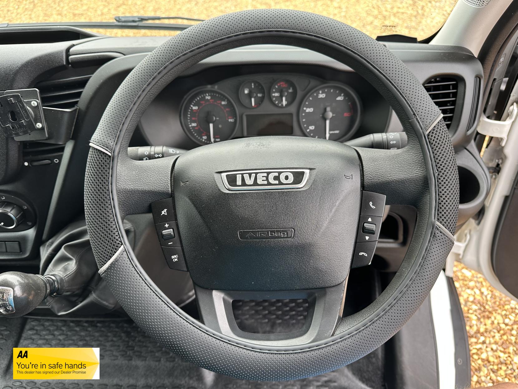 Iveco Daily 2.3 TD 12V 35S 3520 (Business) Panel Van 5dr Diesel Manual L2 (116 bhp)