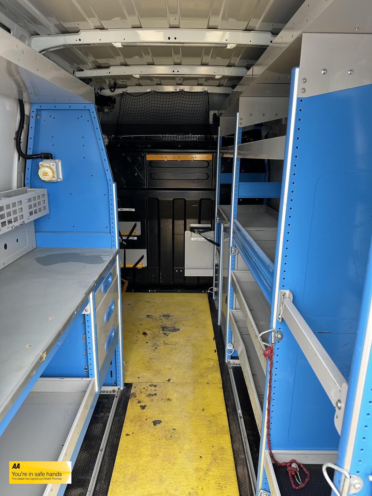 Iveco Daily 2.3 TD 12V 35S 3520 (Business) Panel Van 5dr Diesel Manual L2 (116 bhp)