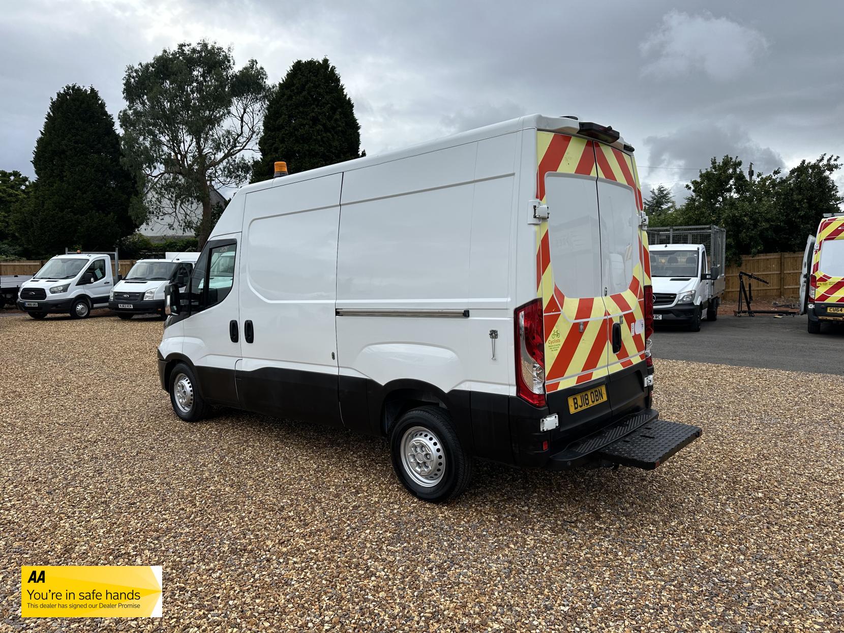 Iveco Daily 2.3 TD 12V 35S 3520 (Business) Panel Van 5dr Diesel Manual L2 (116 bhp)