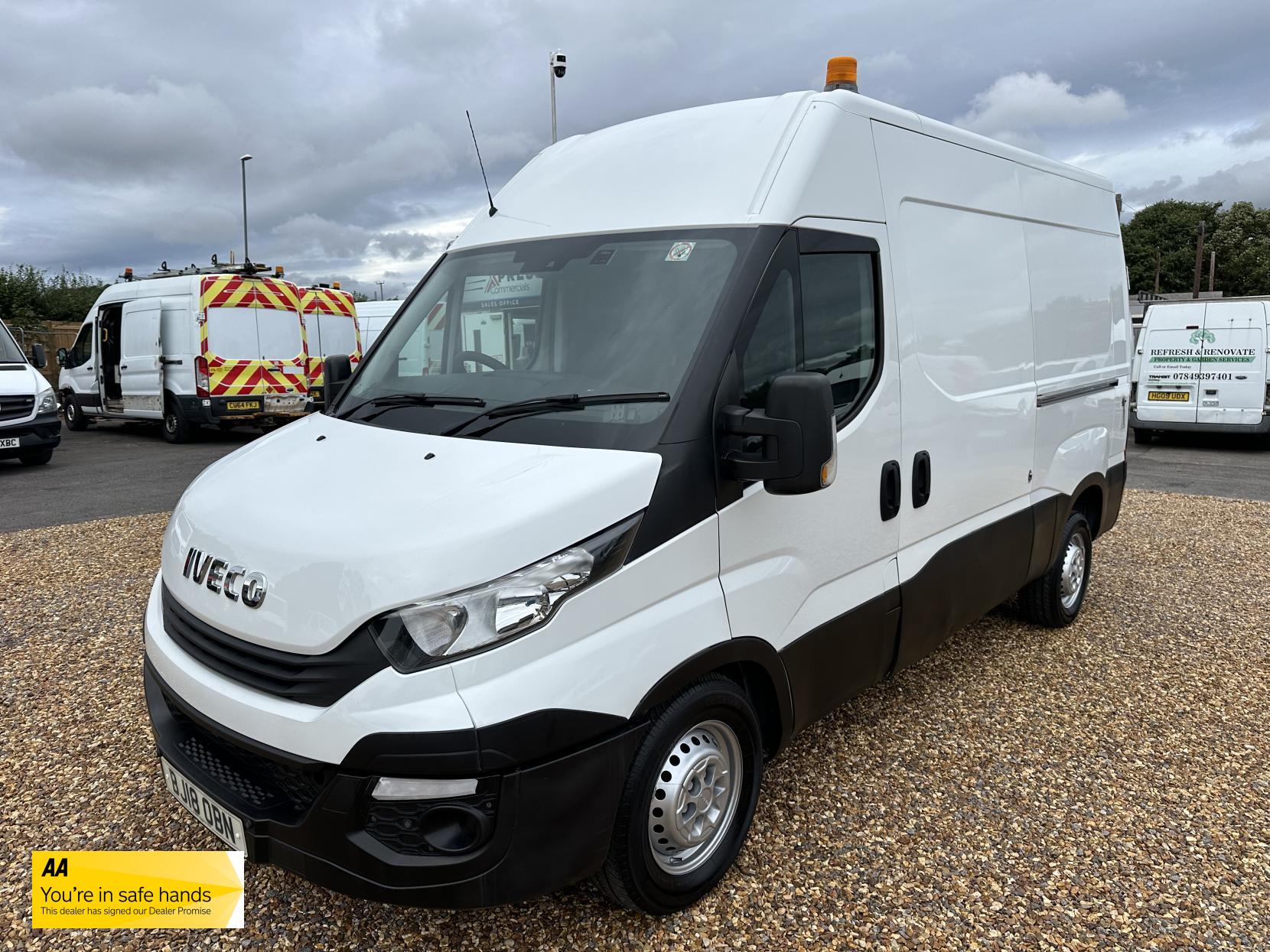 Iveco Daily 2.3 TD 12V 35S 3520 (Business) Panel Van 5dr Diesel Manual L2 (116 bhp)