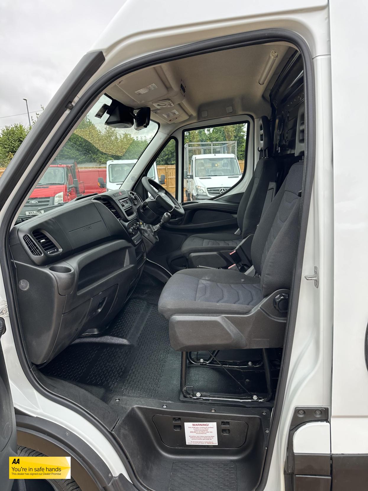 Iveco Daily 2.3 TD 12V 35S 3520 (Business) Panel Van 5dr Diesel Manual L2 (116 bhp)