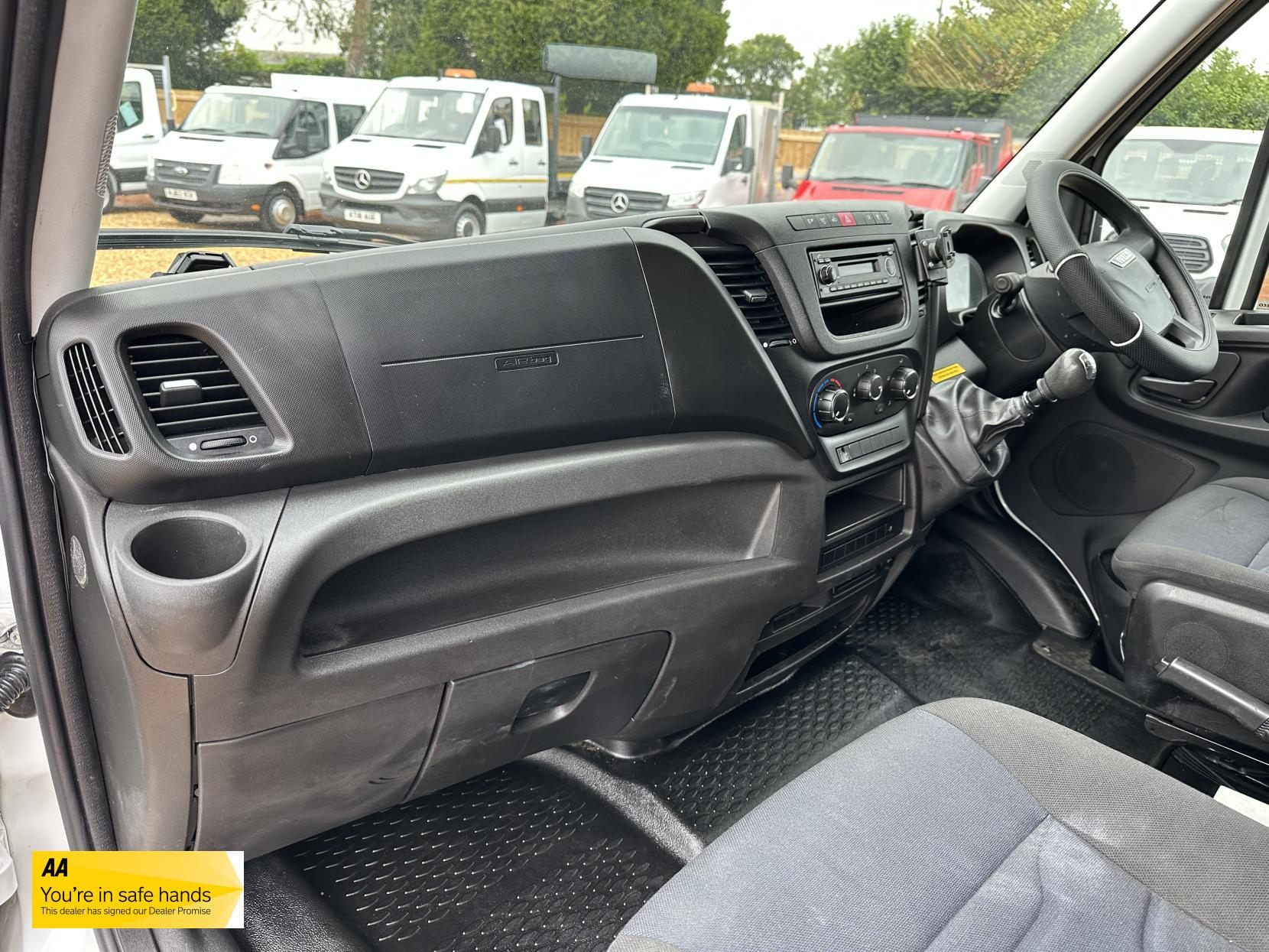 Iveco Daily 2.3 TD 12V 35S 3520 (Business) Panel Van 5dr Diesel Manual L2 (116 bhp)