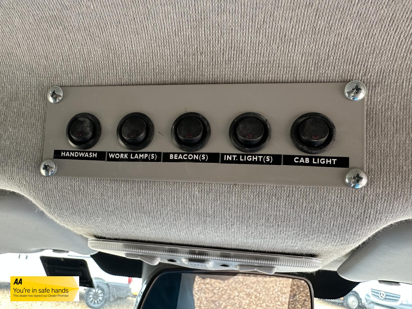 Iveco Daily 2.3 TD 12V 35S 3520 (Business) Panel Van 5dr Diesel Manual L2 (116 bhp)