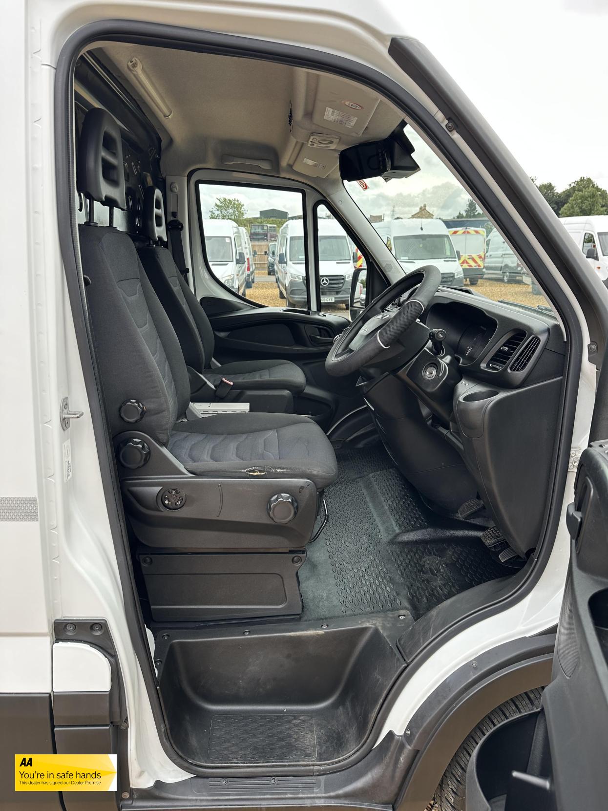 Iveco Daily 2.3 TD 12V 35S 3520 (Business) Panel Van 5dr Diesel Manual L2 (116 bhp)