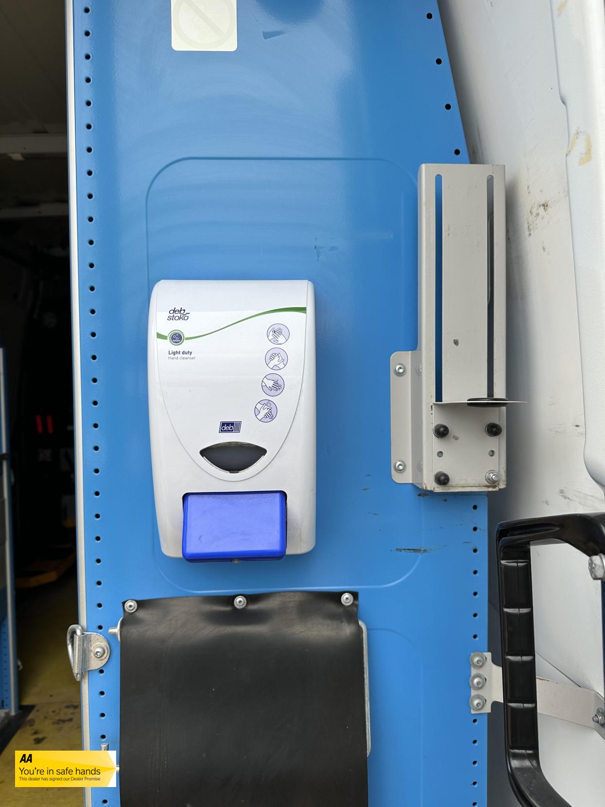 Iveco Daily 2.3 TD 12V 35S 3520 (Business) Panel Van 5dr Diesel Manual L2 (116 bhp)
