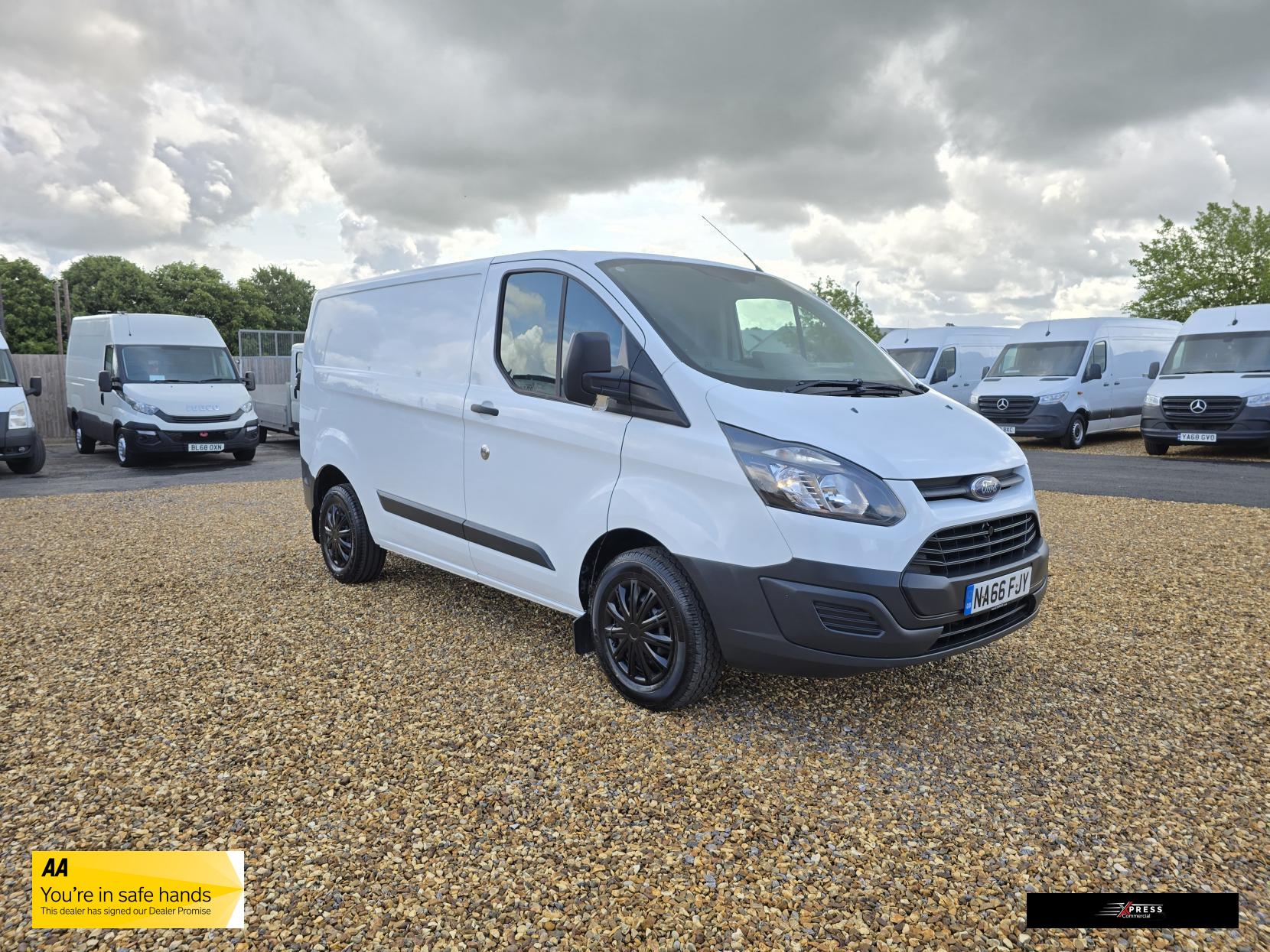 Ford Transit Custom Transit Custom 2.2 TDCi 290 Panel Van 5dr Diesel Manual L1 H1 (186 g/km, 98 bhp)