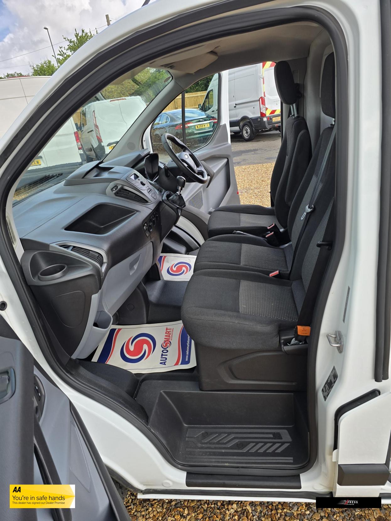 Ford Transit Custom Transit Custom 2.2 TDCi 290 Panel Van 5dr Diesel Manual L1 H1 (186 g/km, 98 bhp)