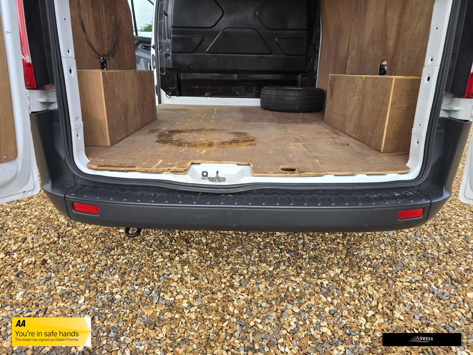 Ford Transit Custom Transit Custom 2.2 TDCi 290 Panel Van 5dr Diesel Manual L1 H1 (186 g/km, 98 bhp)