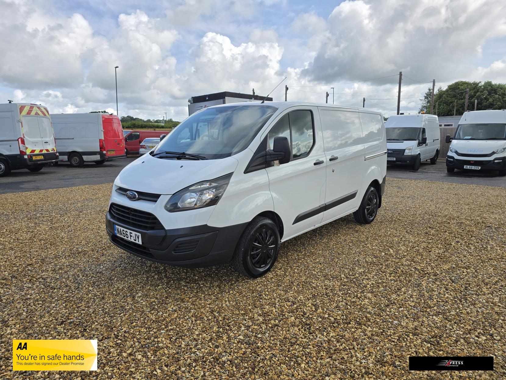 Ford Transit Custom Transit Custom 2.2 TDCi 290 Panel Van 5dr Diesel Manual L1 H1 (186 g/km, 98 bhp)