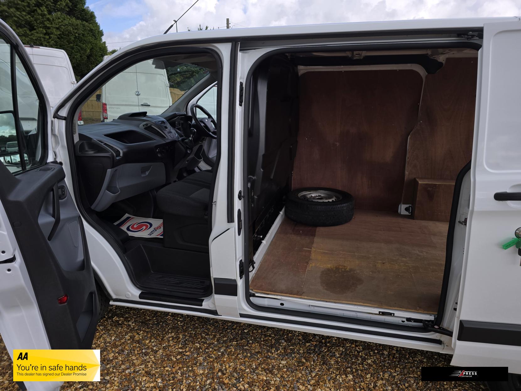 Ford Transit Custom Transit Custom 2.2 TDCi 290 Panel Van 5dr Diesel Manual L1 H1 (186 g/km, 98 bhp)