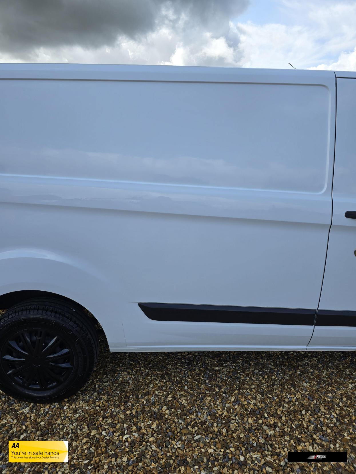 Ford Transit Custom Transit Custom 2.2 TDCi 290 Panel Van 5dr Diesel Manual L1 H1 (186 g/km, 98 bhp)