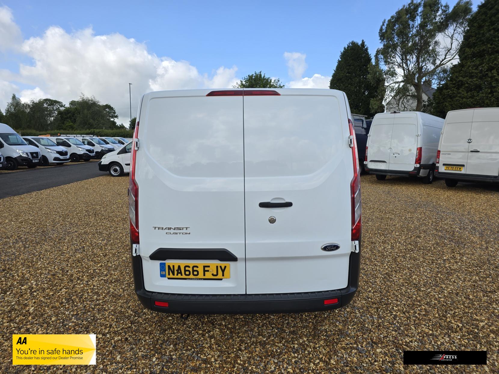 Ford Transit Custom Transit Custom 2.2 TDCi 290 Panel Van 5dr Diesel Manual L1 H1 (186 g/km, 98 bhp)