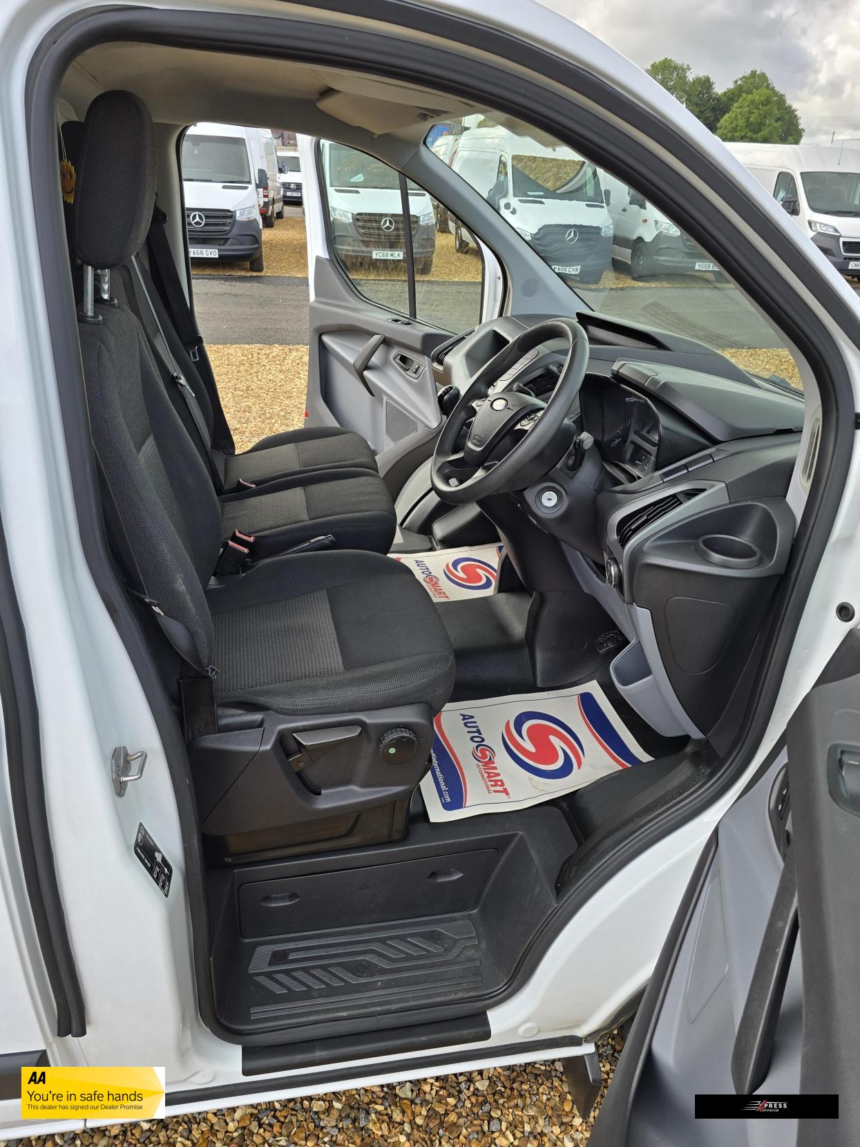 Ford Transit Custom Transit Custom 2.2 TDCi 290 Panel Van 5dr Diesel Manual L1 H1 (186 g/km, 98 bhp)