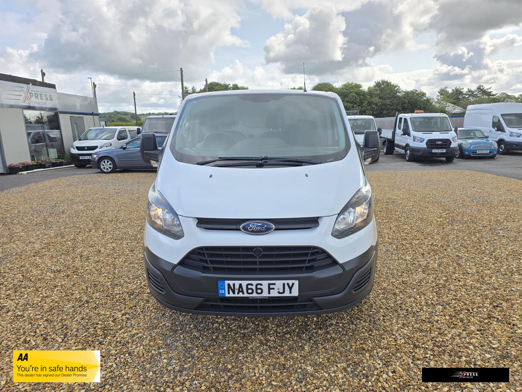 Ford Transit Custom Transit Custom 2.2 TDCi 290 Panel Van 5dr Diesel Manual L1 H1 (186 g/km, 98 bhp)
