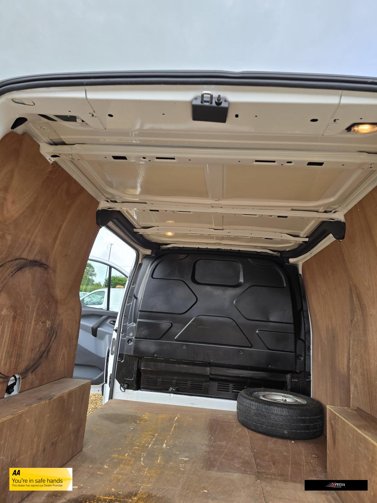 Ford Transit Custom Transit Custom 2.2 TDCi 290 Panel Van 5dr Diesel Manual L1 H1 (186 g/km, 98 bhp)
