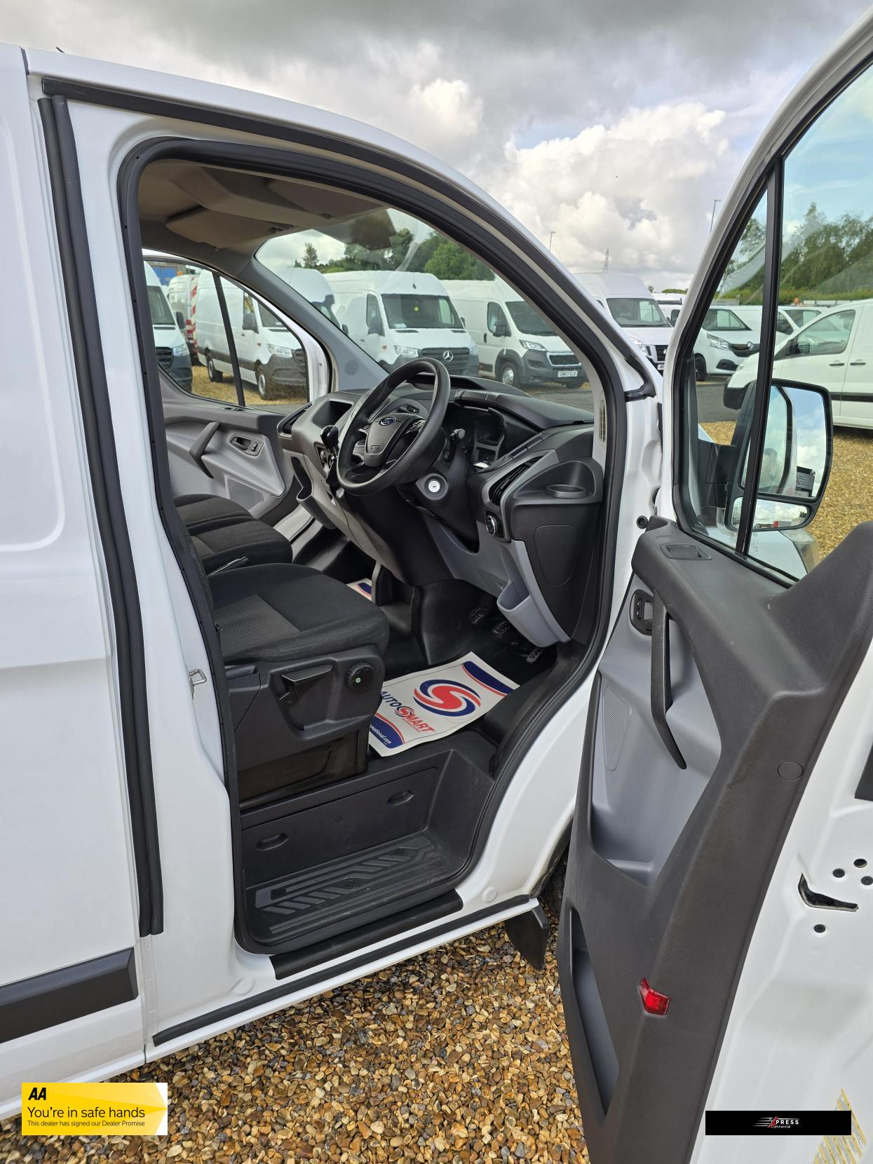 Ford Transit Custom Transit Custom 2.2 TDCi 290 Panel Van 5dr Diesel Manual L1 H1 (186 g/km, 98 bhp)