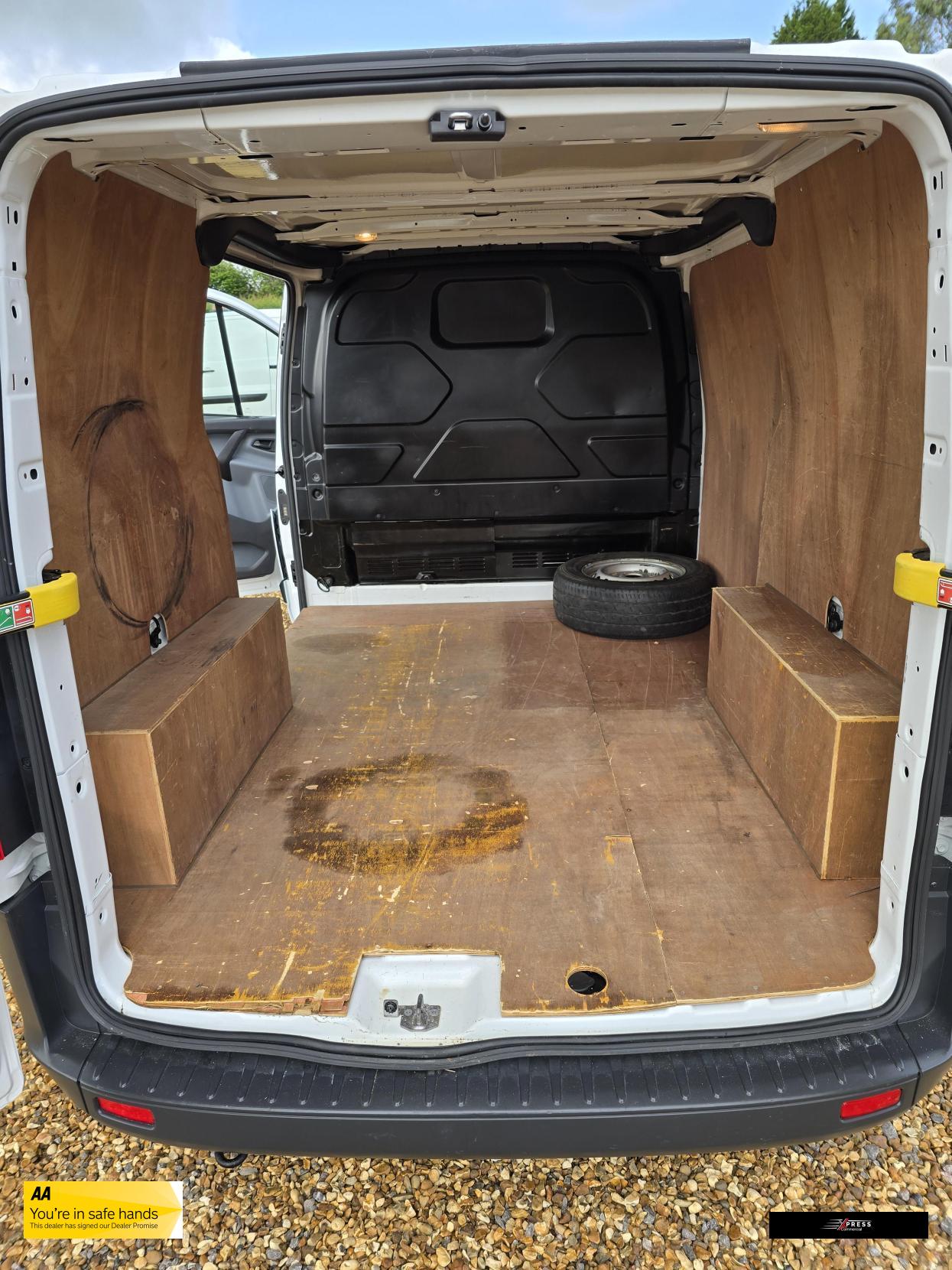 Ford Transit Custom Transit Custom 2.2 TDCi 290 Panel Van 5dr Diesel Manual L1 H1 (186 g/km, 98 bhp)