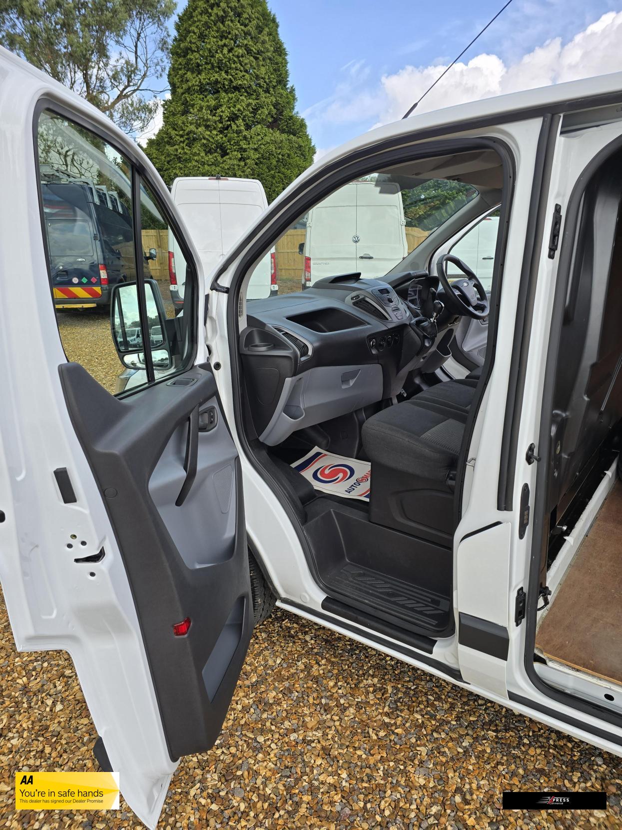 Ford Transit Custom Transit Custom 2.2 TDCi 290 Panel Van 5dr Diesel Manual L1 H1 (186 g/km, 98 bhp)