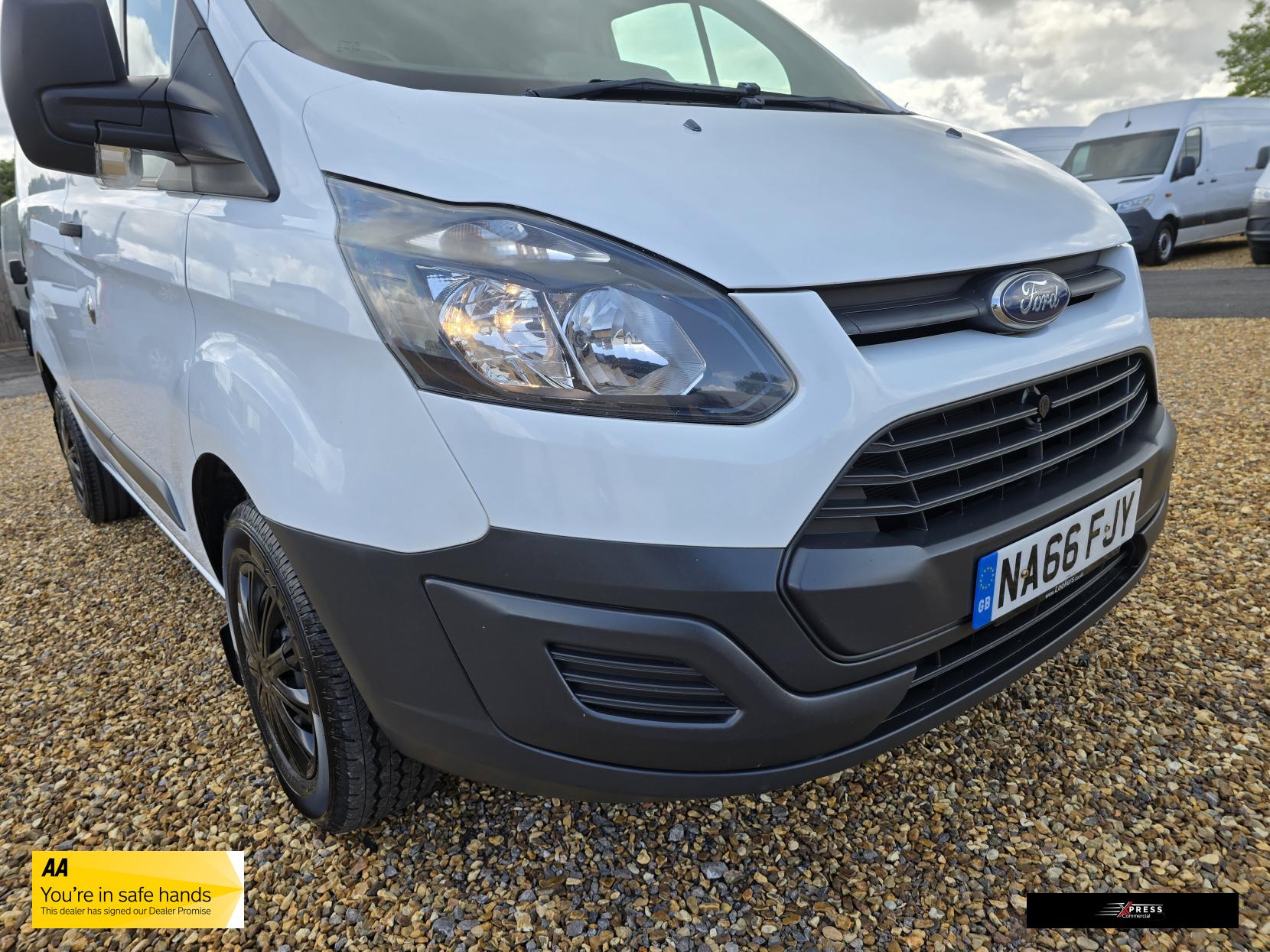 Ford Transit Custom Transit Custom 2.2 TDCi 290 Panel Van 5dr Diesel Manual L1 H1 (186 g/km, 98 bhp)