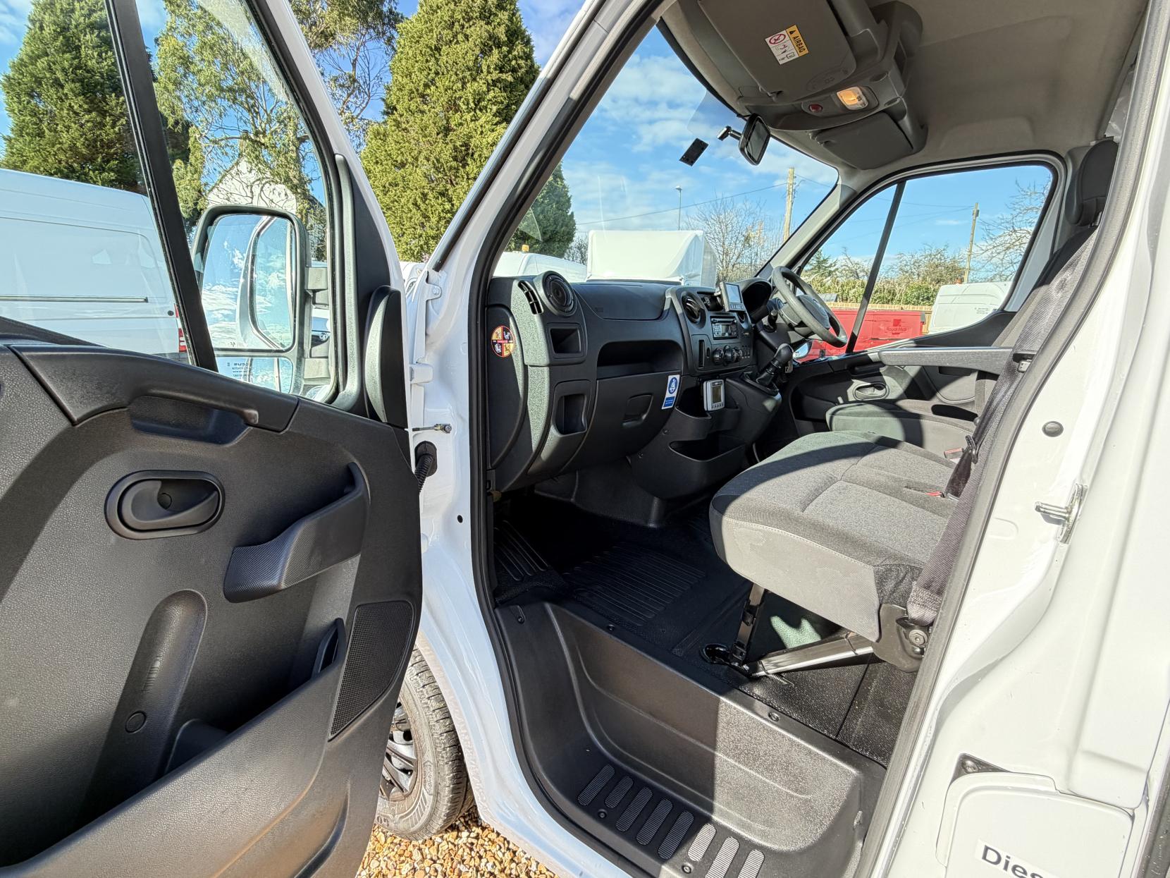 Vauxhall Movano 2.3 CDTi 3500 Panel Van 5dr Diesel Manual FWD L2 H2 Euro 6 (130 ps)