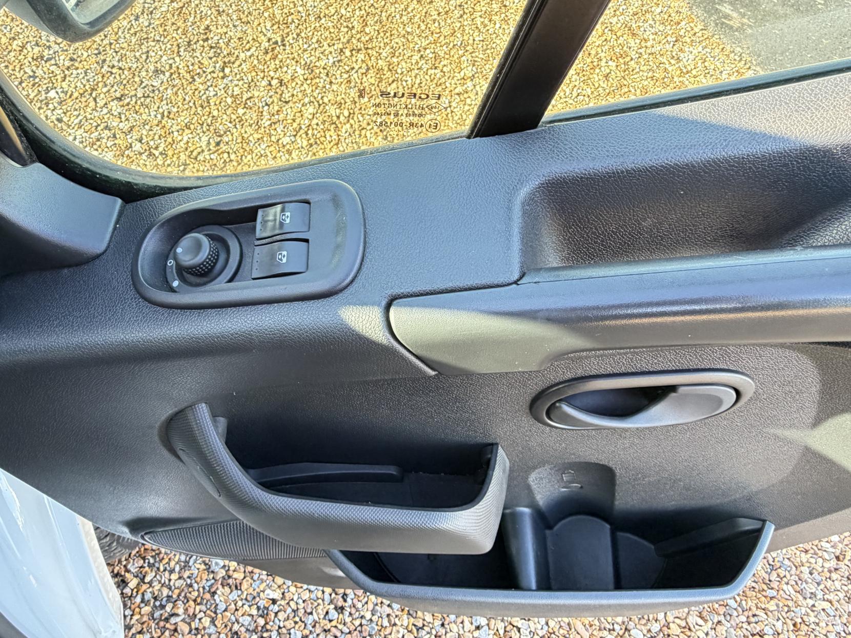 Vauxhall Movano 2.3 CDTi 3500 Panel Van 5dr Diesel Manual FWD L2 H2 Euro 6 (130 ps)