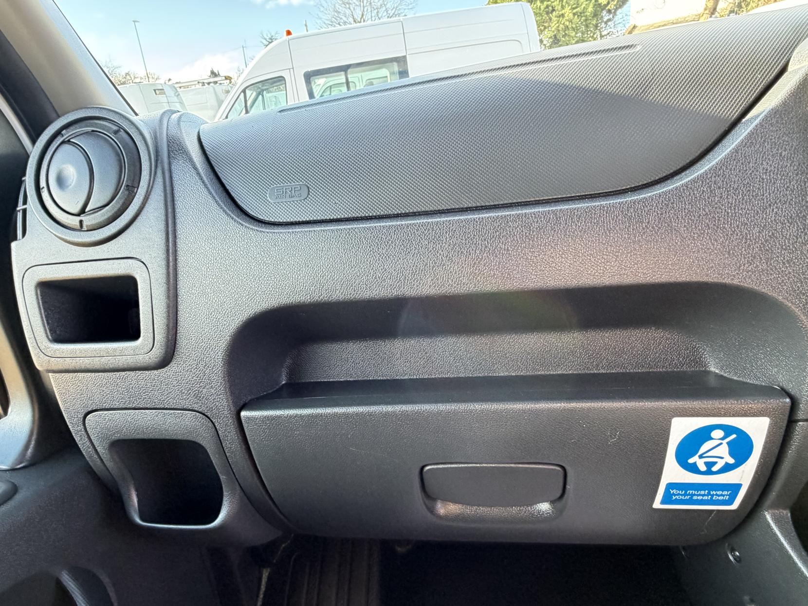 Vauxhall Movano 2.3 CDTi 3500 Panel Van 5dr Diesel Manual FWD L2 H2 Euro 6 (130 ps)