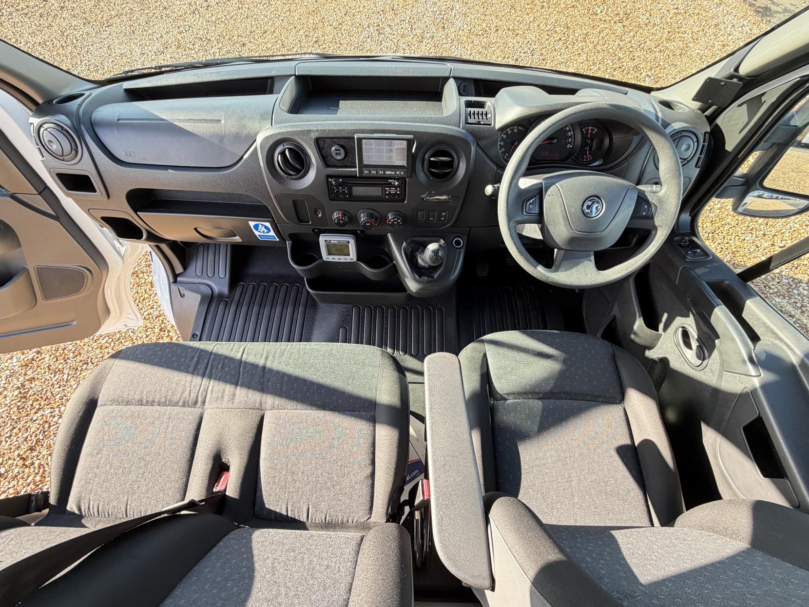 Vauxhall Movano 2.3 CDTi 3500 Panel Van 5dr Diesel Manual FWD L2 H2 Euro 6 (130 ps)