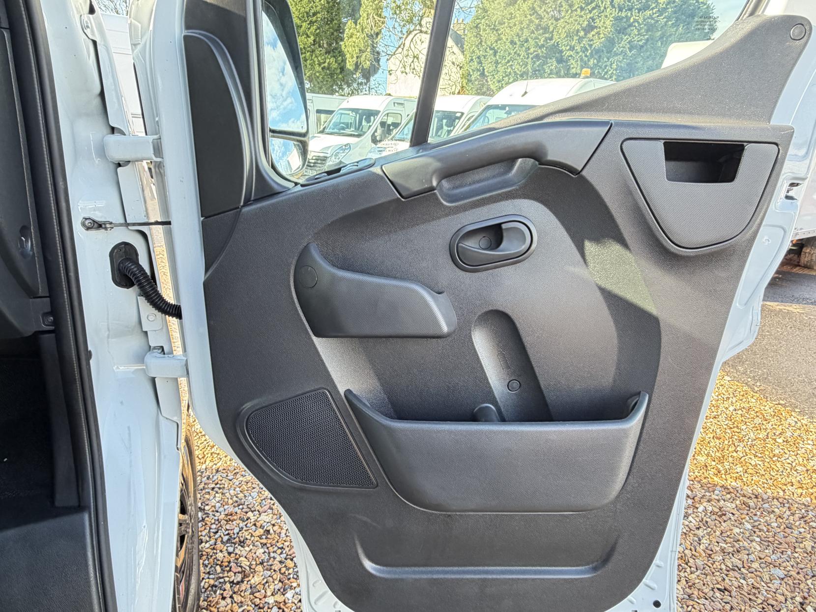 Vauxhall Movano 2.3 CDTi 3500 Panel Van 5dr Diesel Manual FWD L2 H2 Euro 6 (130 ps)