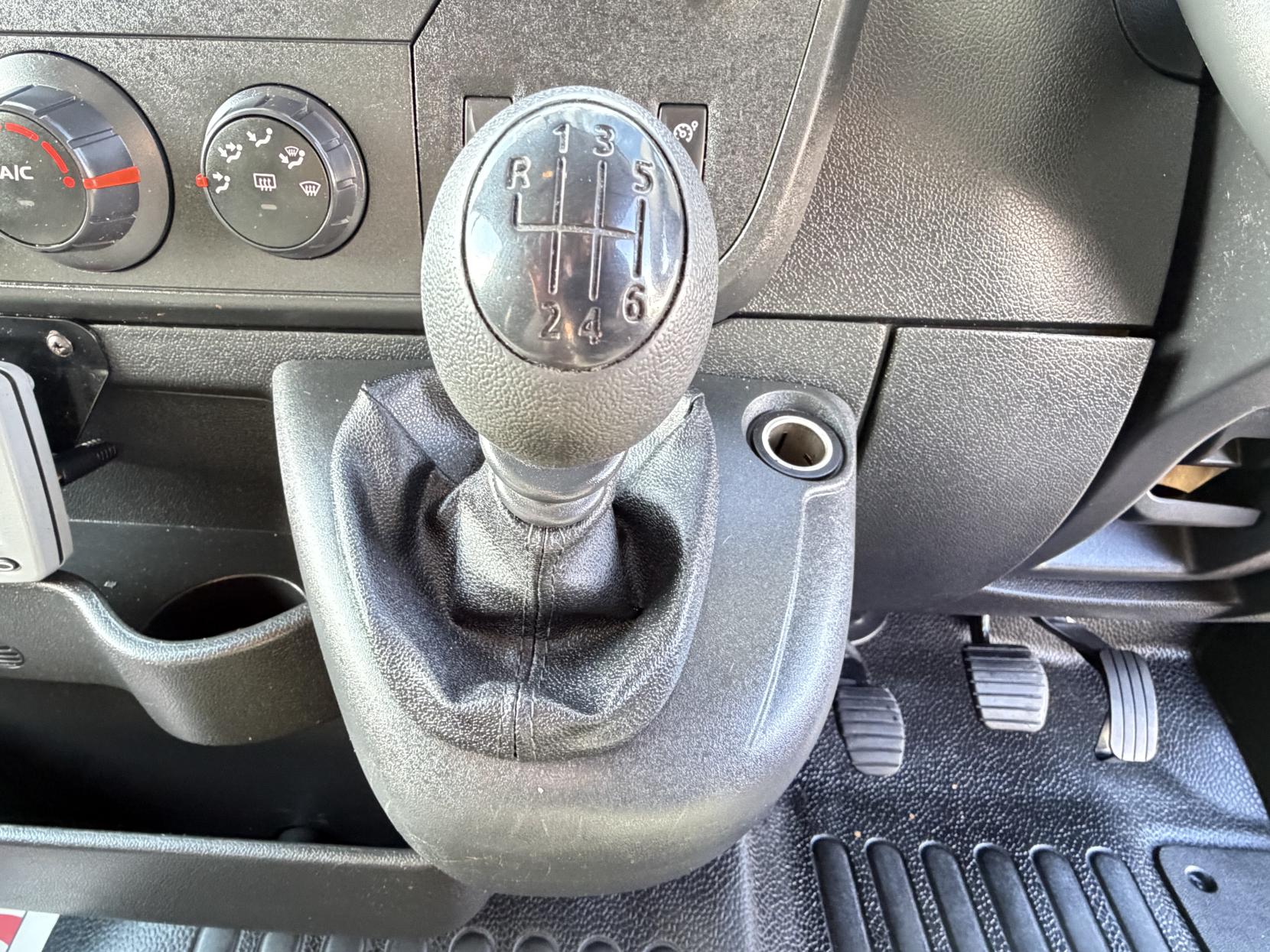 Vauxhall Movano 2.3 CDTi 3500 Panel Van 5dr Diesel Manual FWD L2 H2 Euro 6 (130 ps)