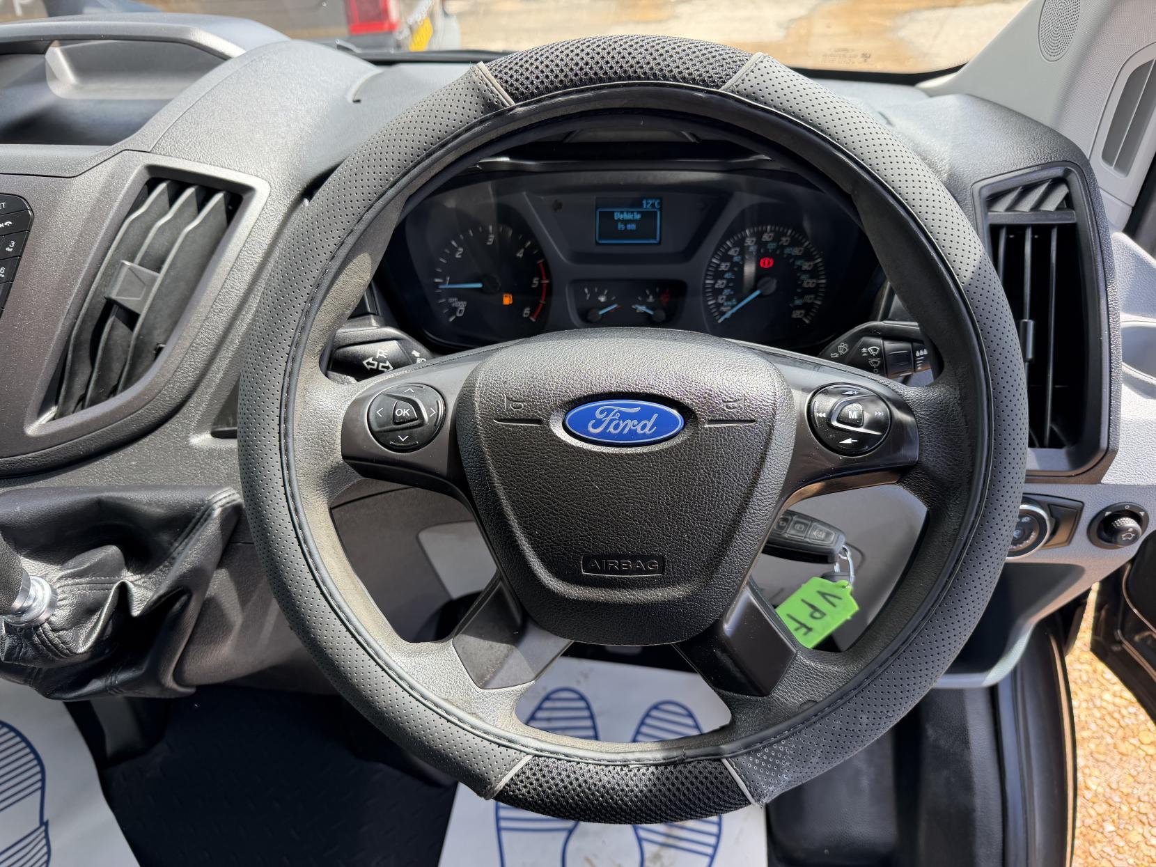 2019 Ford Transit 2.0 350 EcoBlue Chassis Double Cab 4dr Diesel Manual RWD L3 H1 Euro 6 (DRW) (130 ps) - Thumbnail 39