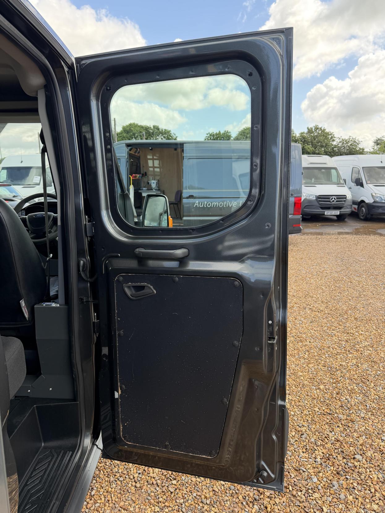 2019 Ford Transit 2.0 350 EcoBlue Chassis Double Cab 4dr Diesel Manual RWD L3 H1 Euro 6 (DRW) (130 ps) - Thumbnail 41