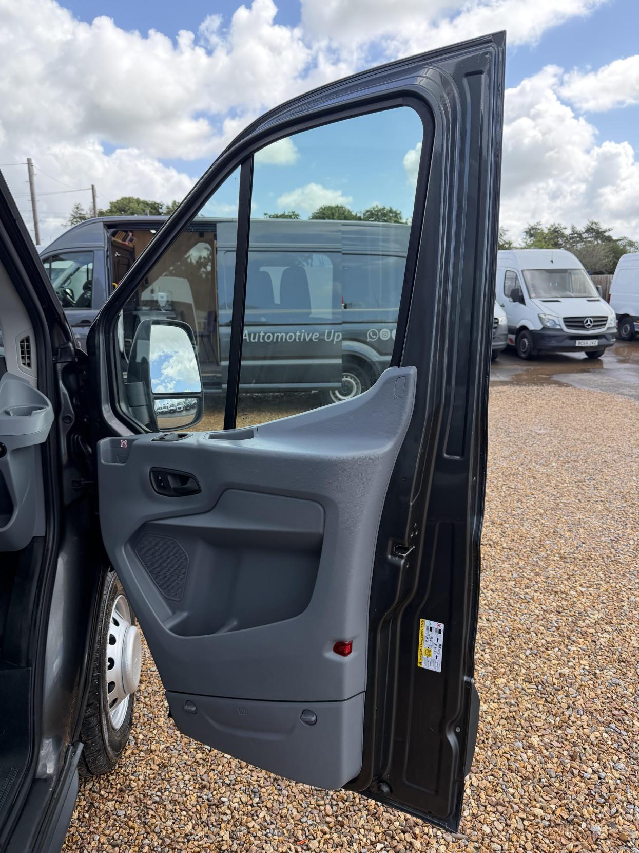 2019 Ford Transit 2.0 350 EcoBlue Chassis Double Cab 4dr Diesel Manual RWD L3 H1 Euro 6 (DRW) (130 ps) - Thumbnail 27