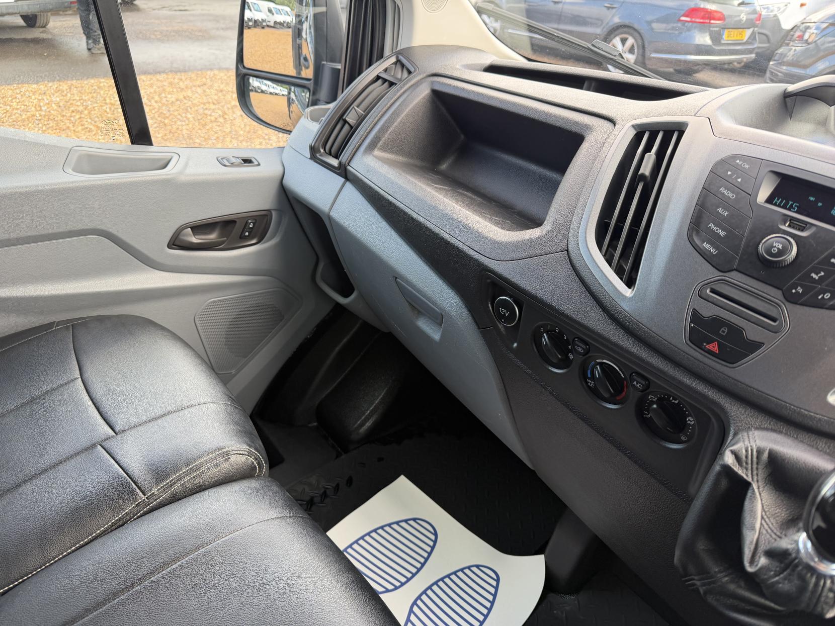 2019 Ford Transit 2.0 350 EcoBlue Chassis Double Cab 4dr Diesel Manual RWD L3 H1 Euro 6 (DRW) (130 ps) - Thumbnail 48