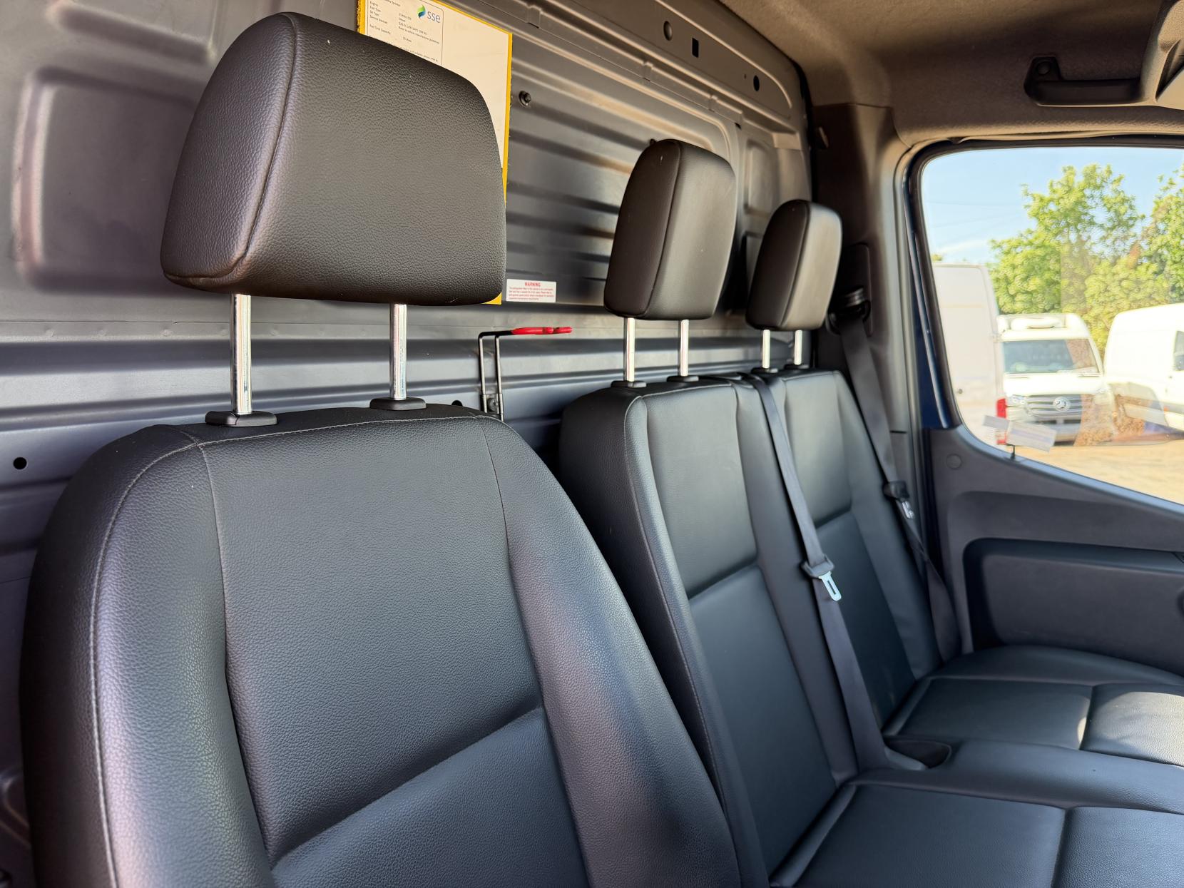 2019 Mercedes-Benz Sprinter 2.1 314 CDI Panel Van 5dr Diesel Manual RWD L2 H2 Euro 6 (s/s) (143 ps) - Thumbnail 16