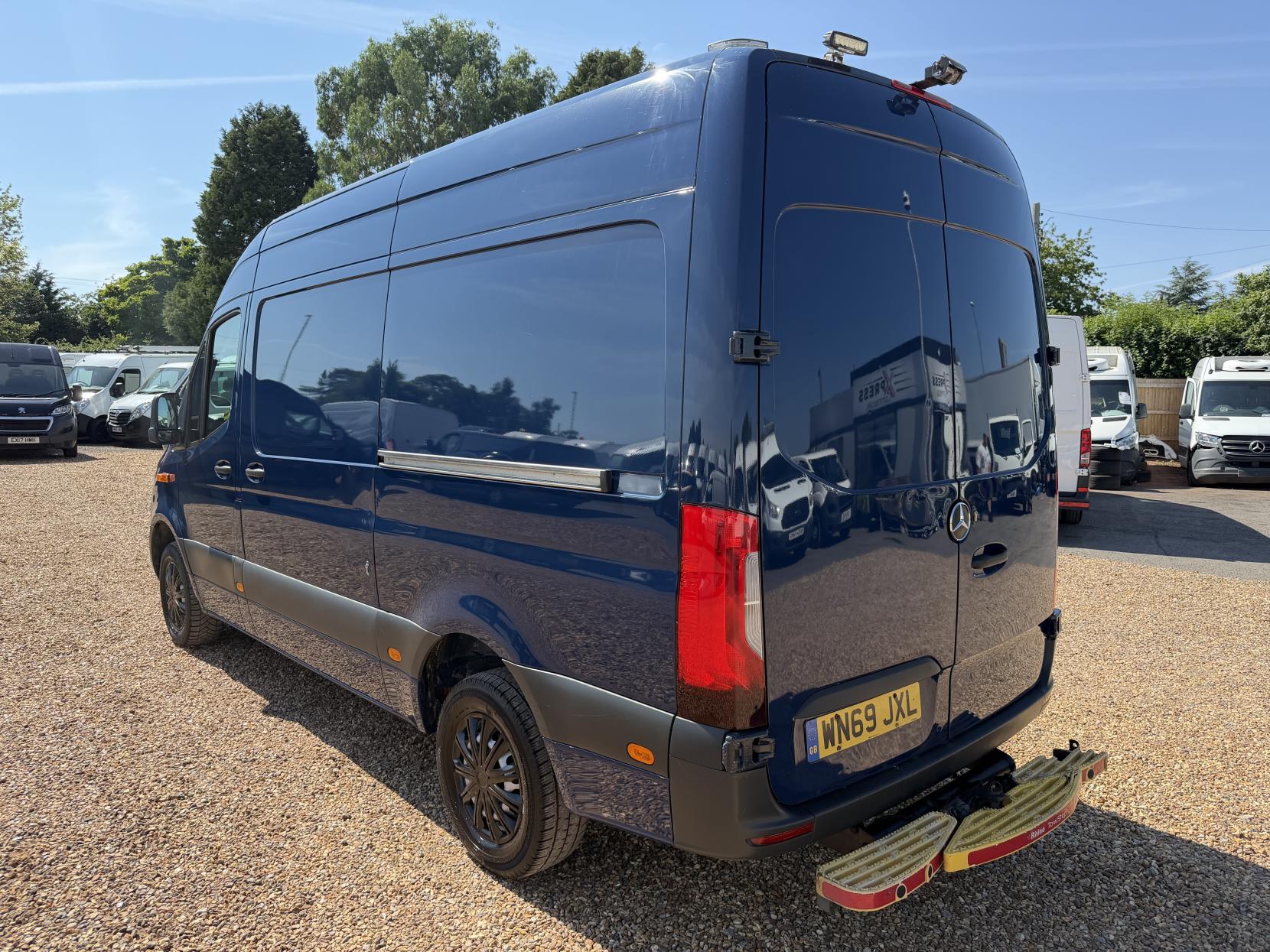 2019 Mercedes-Benz Sprinter 2.1 314 CDI Panel Van 5dr Diesel Manual RWD L2 H2 Euro 6 (s/s) (143 ps) - Thumbnail 9