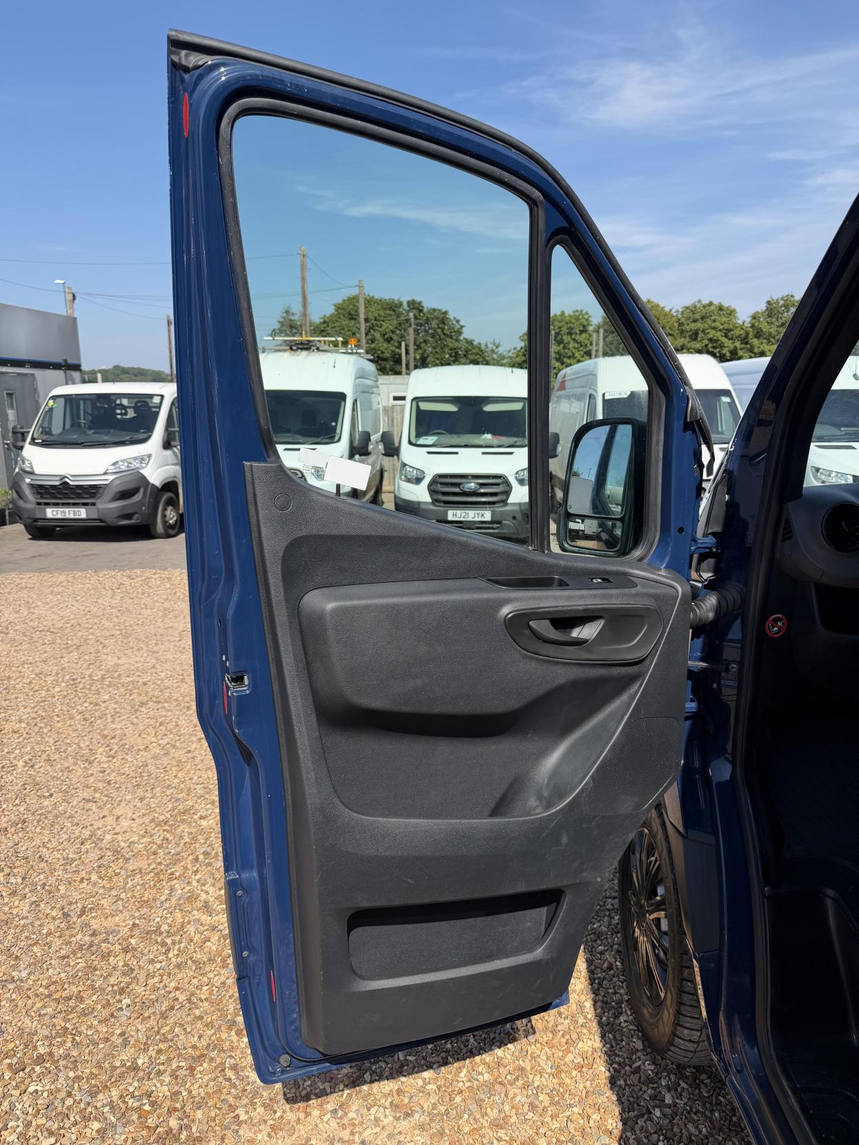 2019 Mercedes-Benz Sprinter 2.1 314 CDI Panel Van 5dr Diesel Manual RWD L2 H2 Euro 6 (s/s) (143 ps) - Thumbnail 15