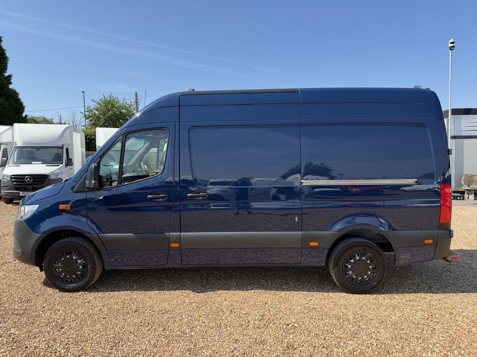 2019 Mercedes-Benz Sprinter 2.1 314 CDI Panel Van 5dr Diesel Manual RWD L2 H2 Euro 6 (s/s) (143 ps) - Thumbnail 8